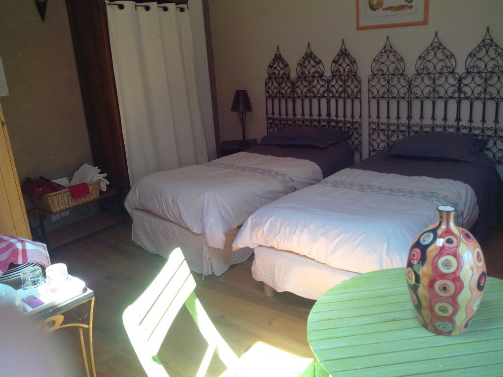Bed and Breakfast Le Clos De La Source à Le Bousquet-d'Orb Chambre photo