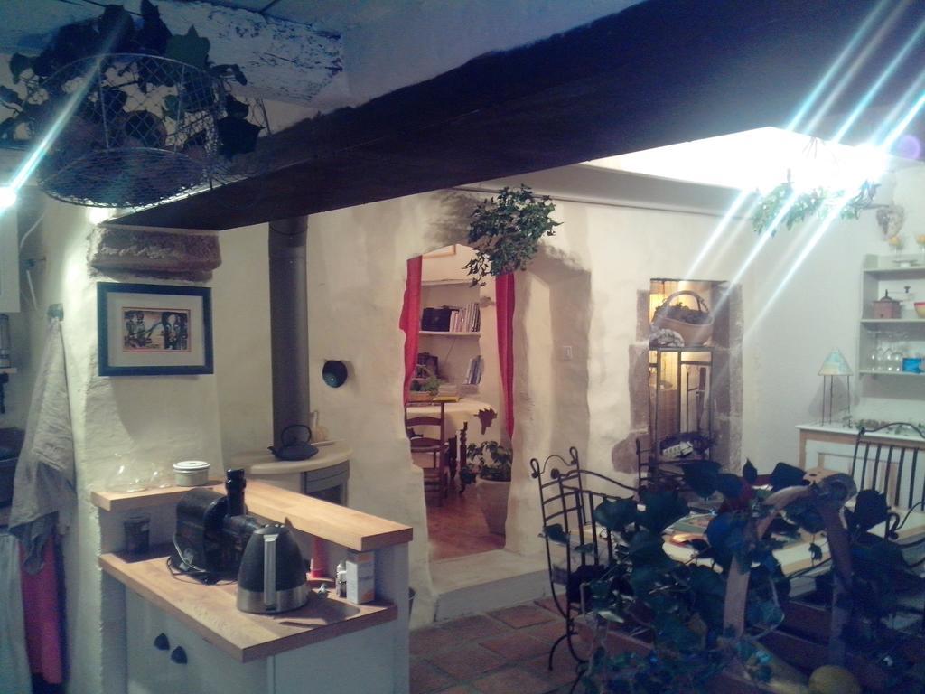 Bed and Breakfast Le Clos De La Source à Le Bousquet-d'Orb Extérieur photo